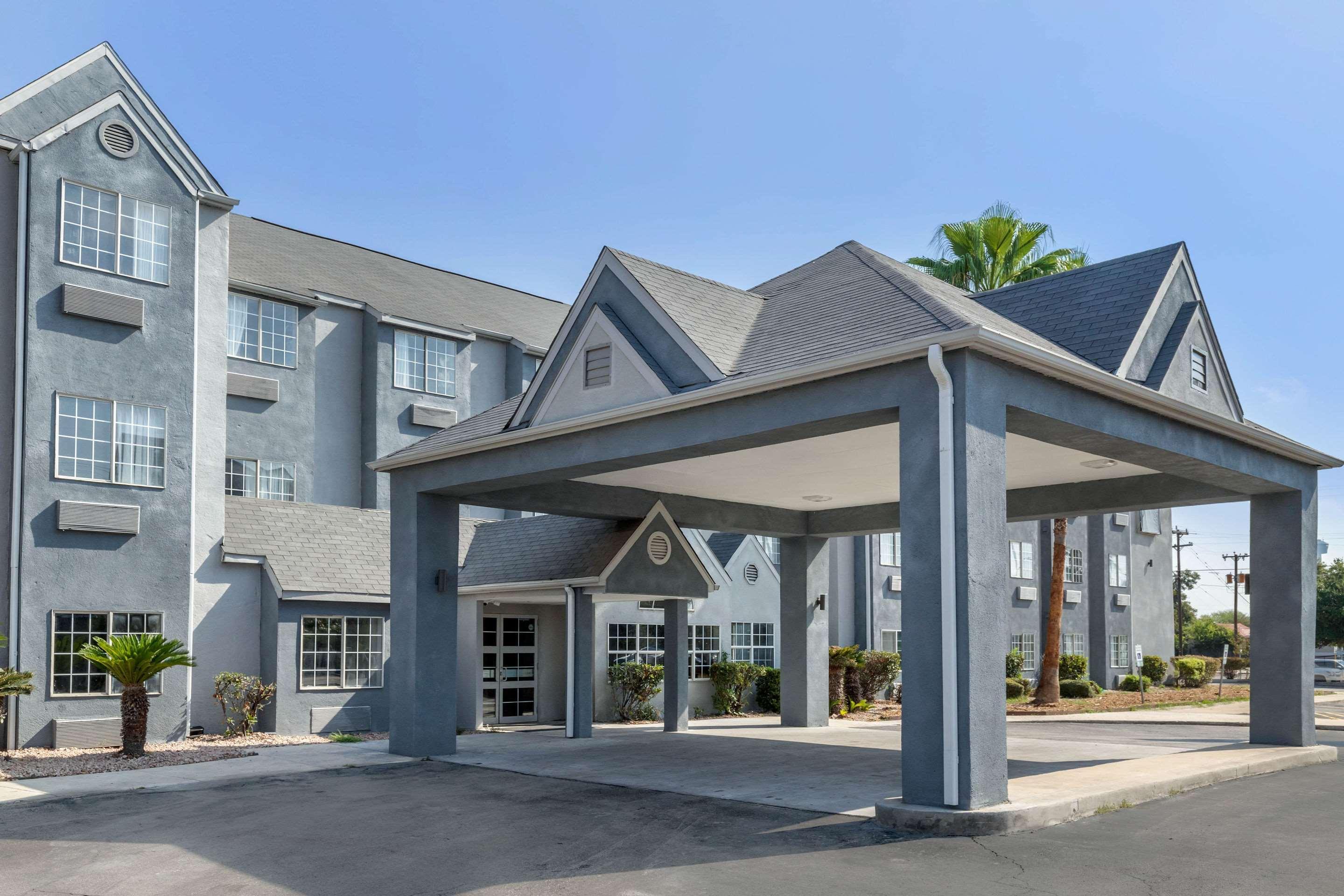 Quality Inn Downtown - Near Market Square San Antonio Exterior photo